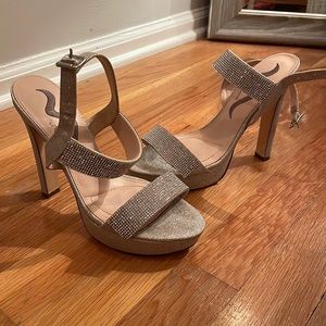 Nina Silver Heels✨